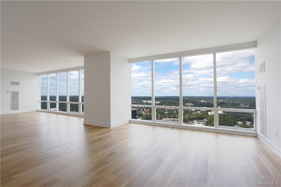 #4 photo, 1 Renaissance Square, White Plains , NY 10601