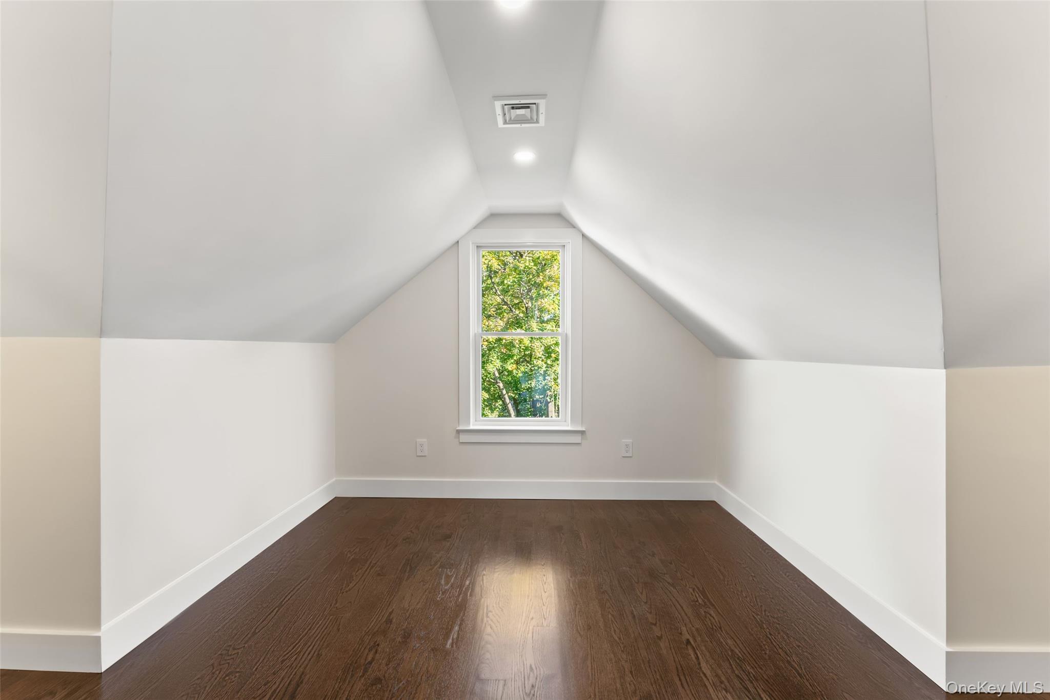 #11 photo, 15 Lincoln Avenue, Tuckahoe , NY 10707