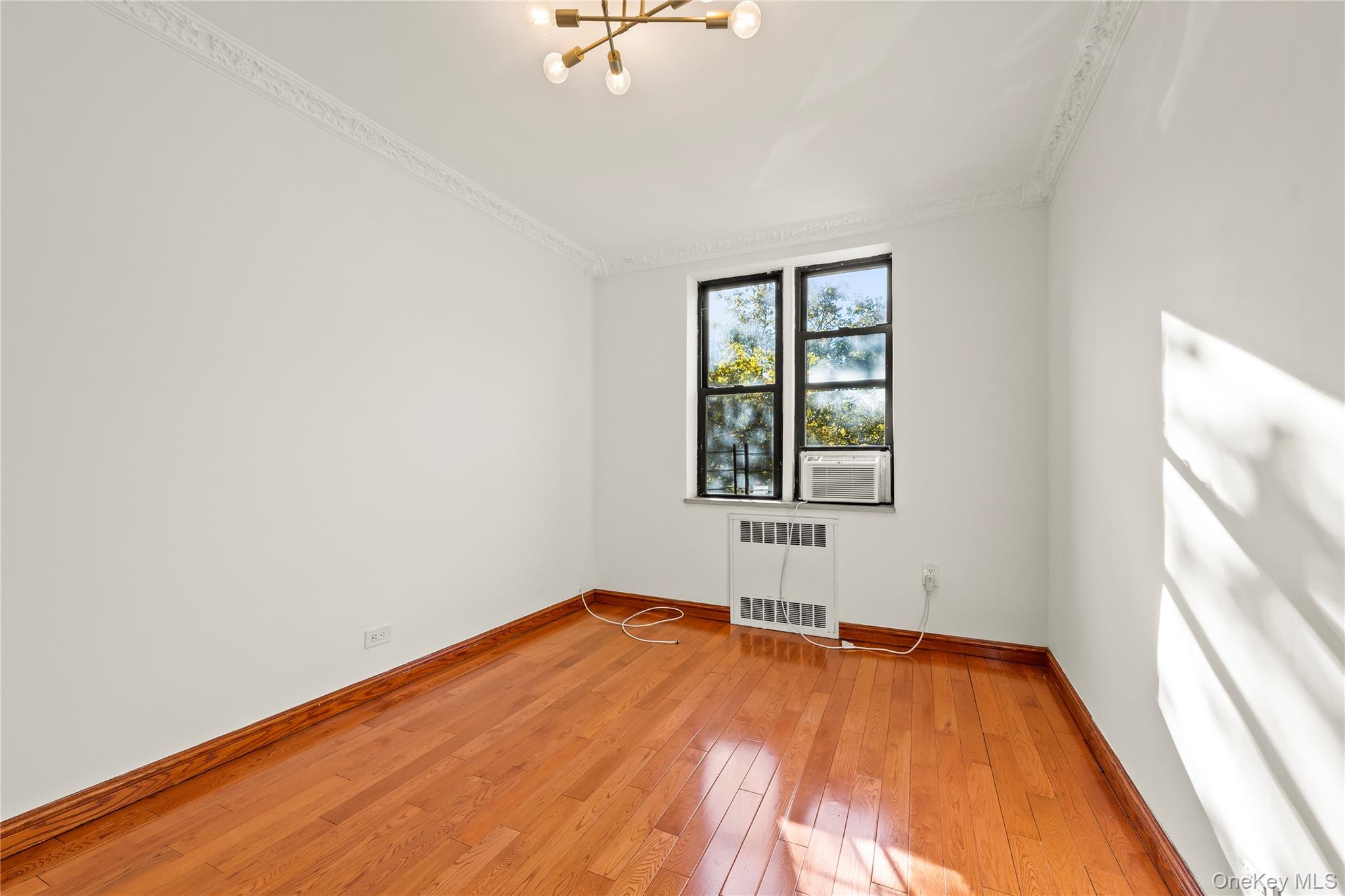 #15 photo, 10235 64th Road, Forest Hills , NY 11375