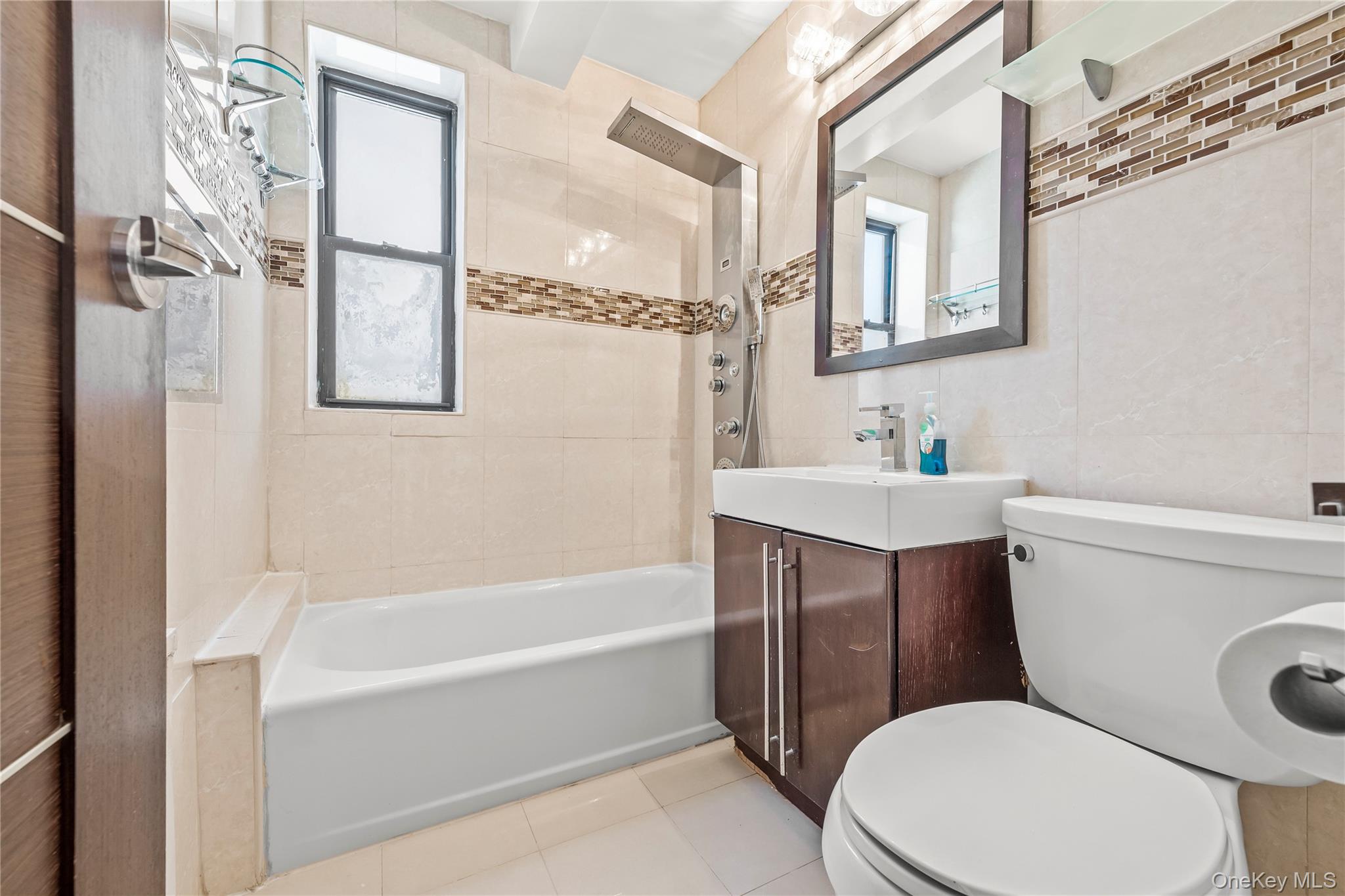 #19 photo, 10235 64th Road, Forest Hills , NY 11375