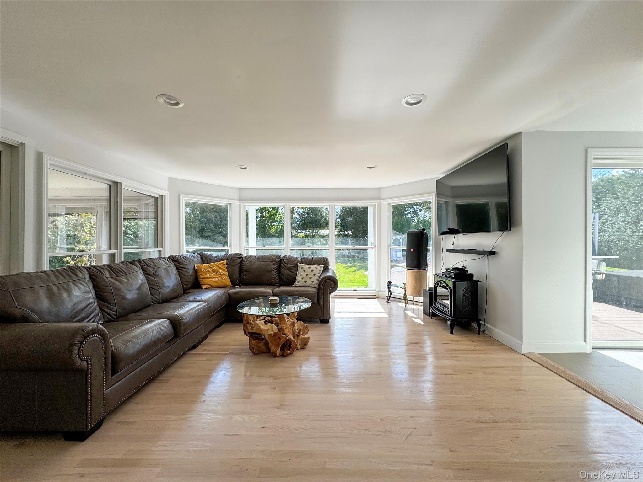 #4 photo, 137 South Road, Westhampton , NY 11977