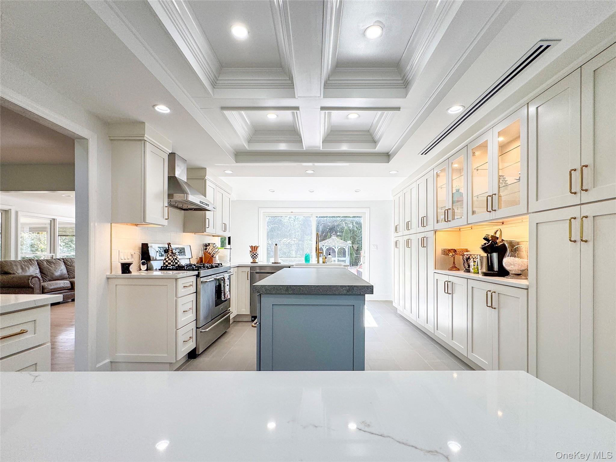 #7 photo, 137 South Road, Westhampton , NY 11977