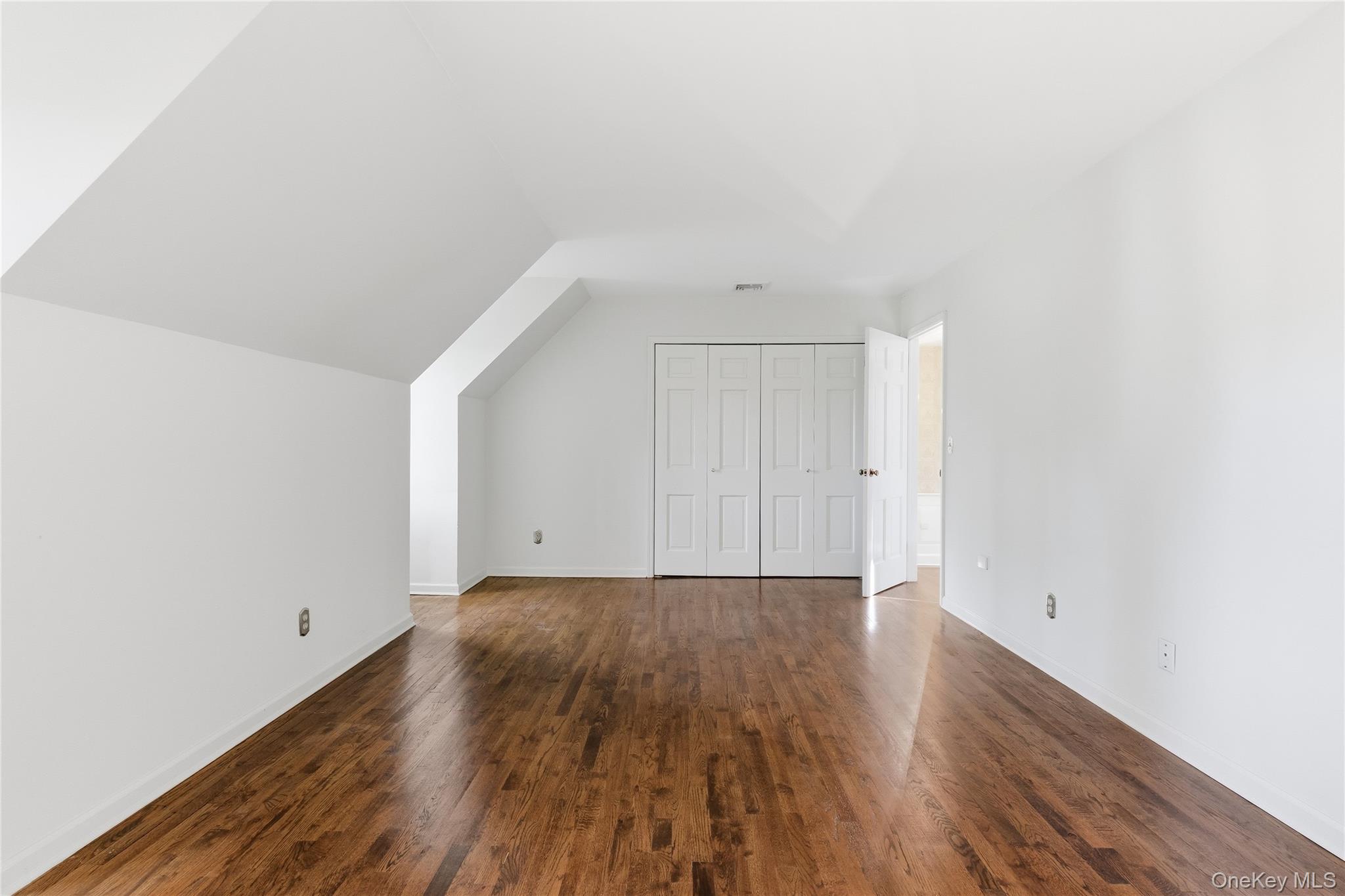 #20 photo, 18 Lloyd Point Drive, Lloyd Harbor , NY 11743