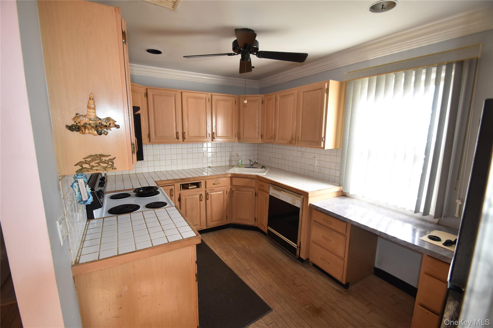 #4 photo, 44 Harbor Road, サフォーク郡 Amityville , NY 11701