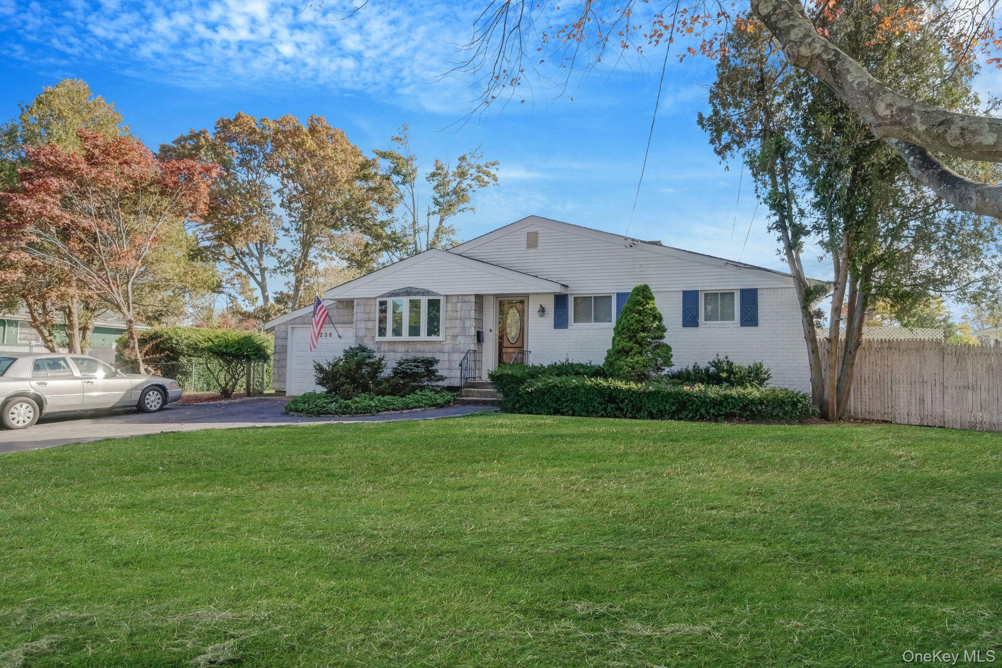 #3 photo, 236 New York Avenue, Bay Shore , NY 11706