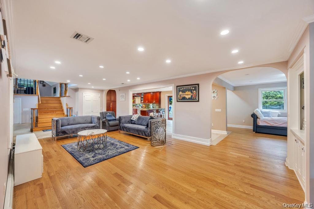 #15 photo, 4 2nd Street, Woodbury , NY 11797