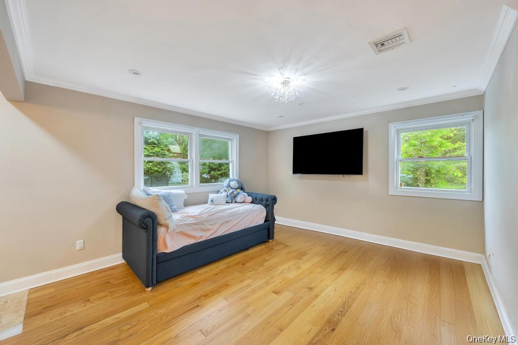 #18 photo, 4 2nd Street, Woodbury , NY 11797