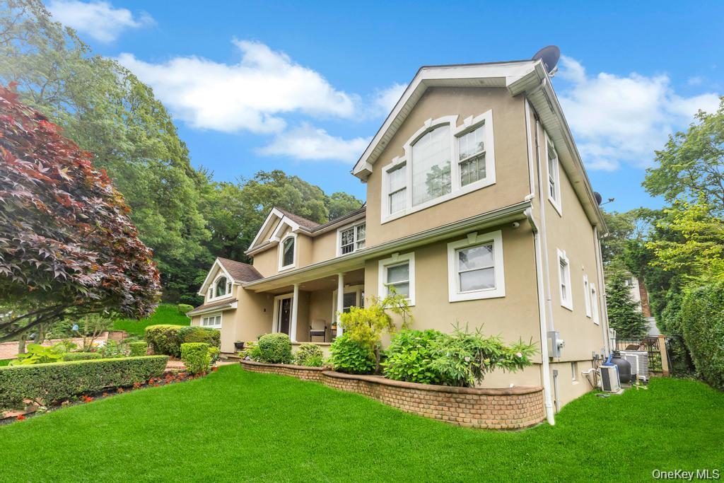 #2 photo, 4 2nd Street, Woodbury , NY 11797