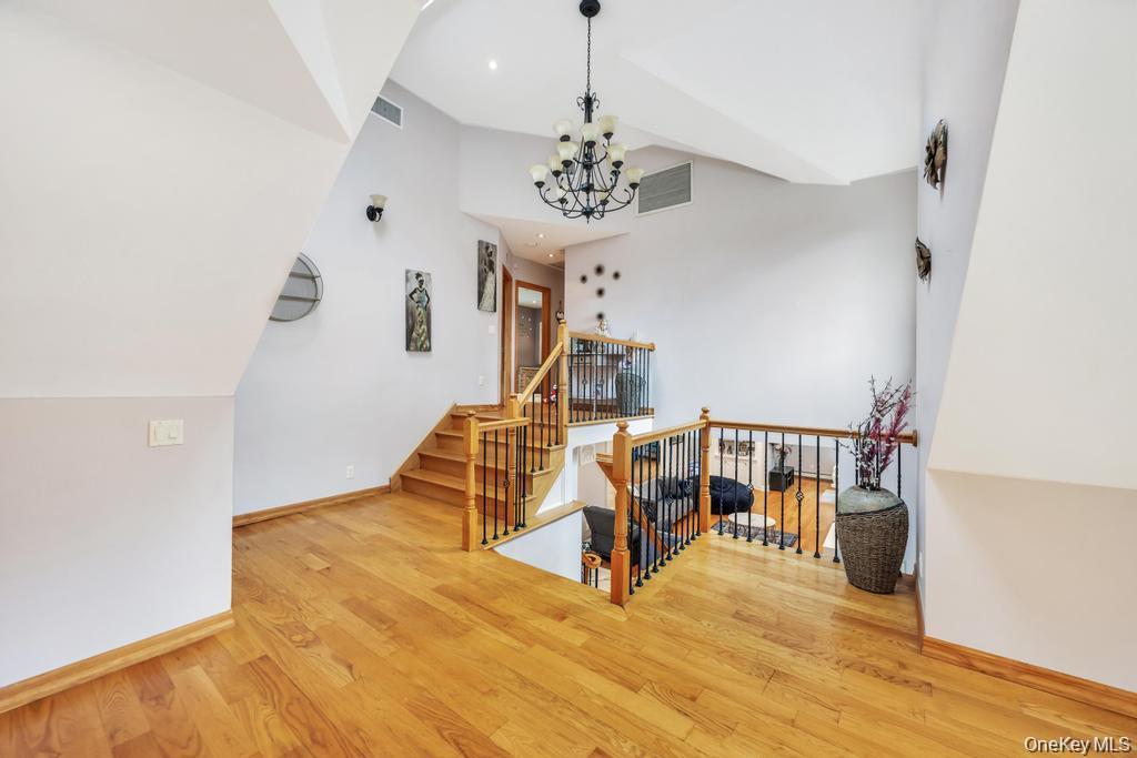 #20 photo, 4 2nd Street, Woodbury , NY 11797