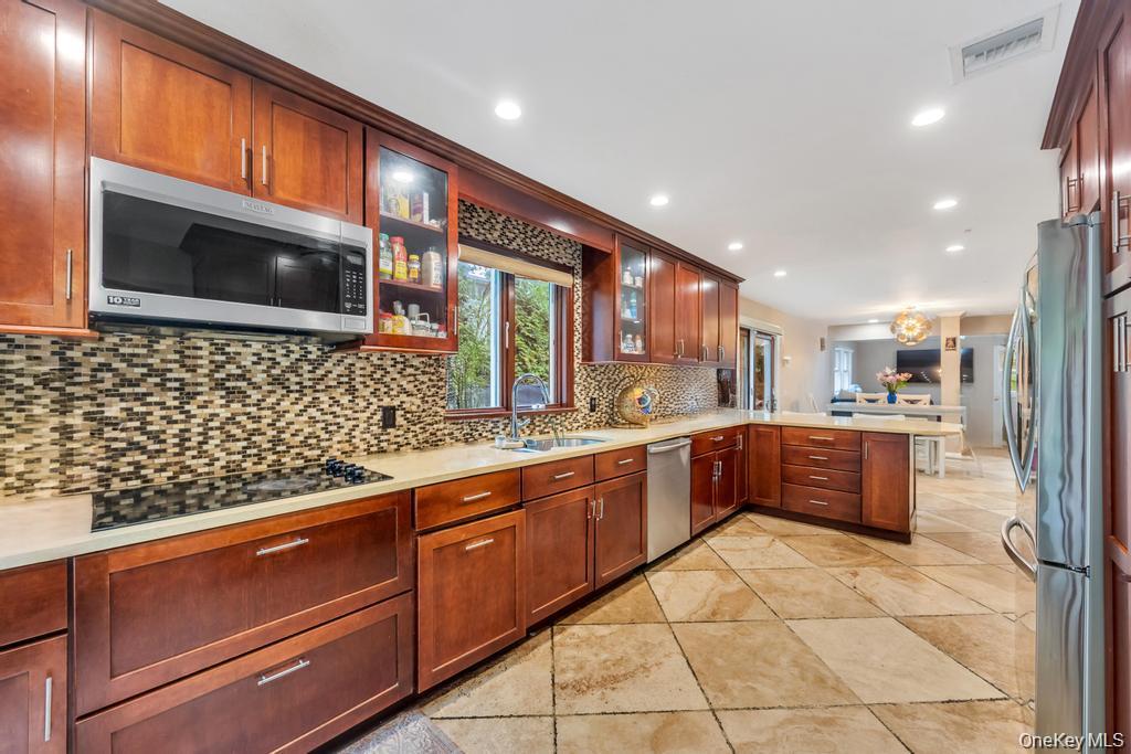 #9 photo, 4 2nd Street, Woodbury , NY 11797