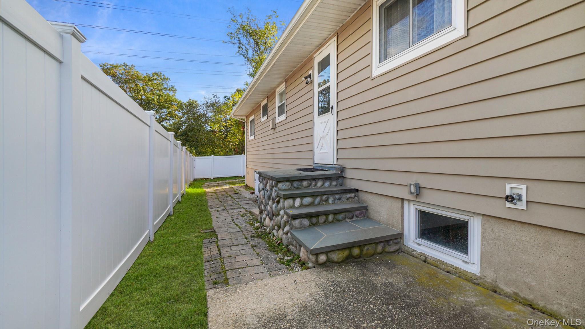 #18 photo, 416 Fir Grove Road, Lake Ronkonkoma , NY 11779