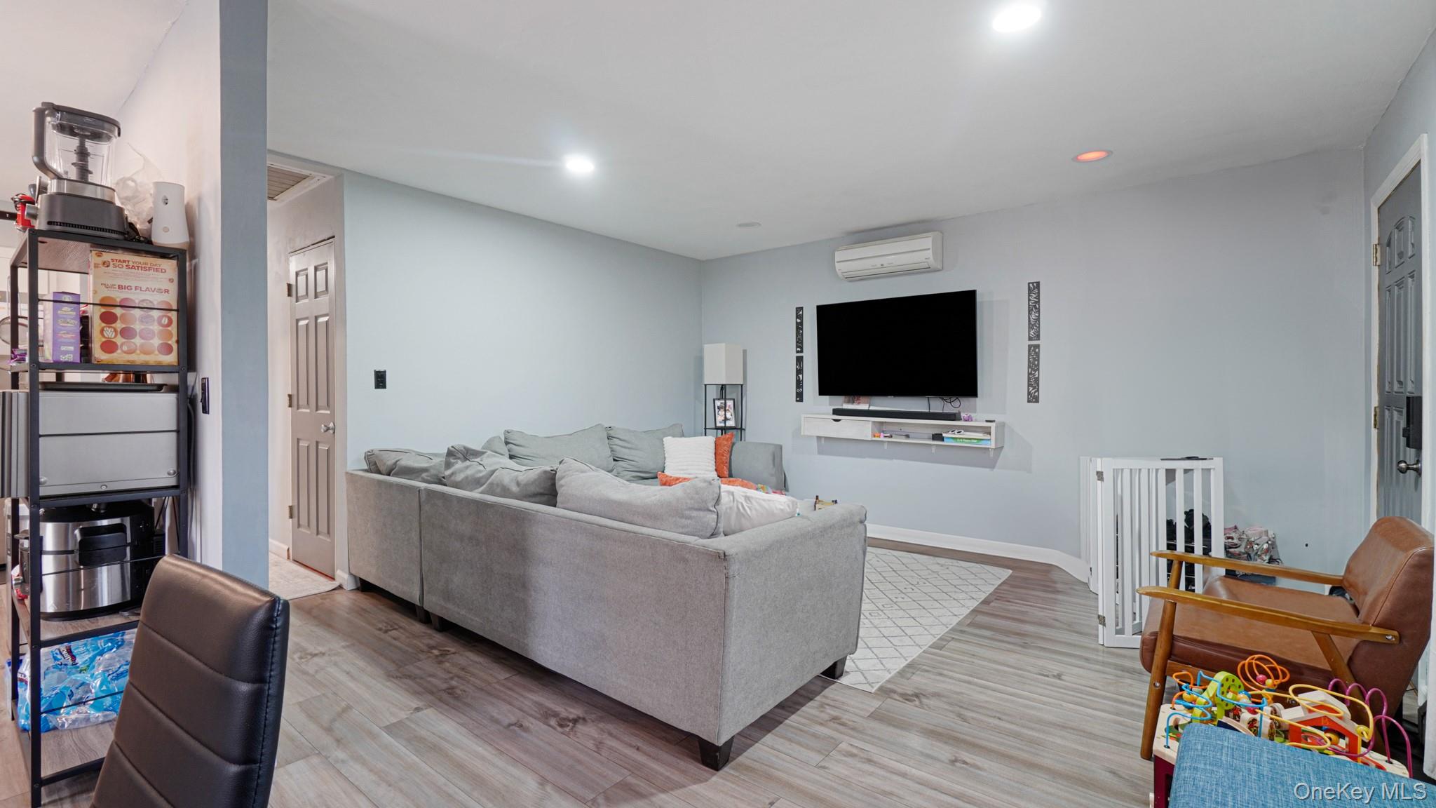 #4 photo, 416 Fir Grove Road, Lake Ronkonkoma , NY 11779