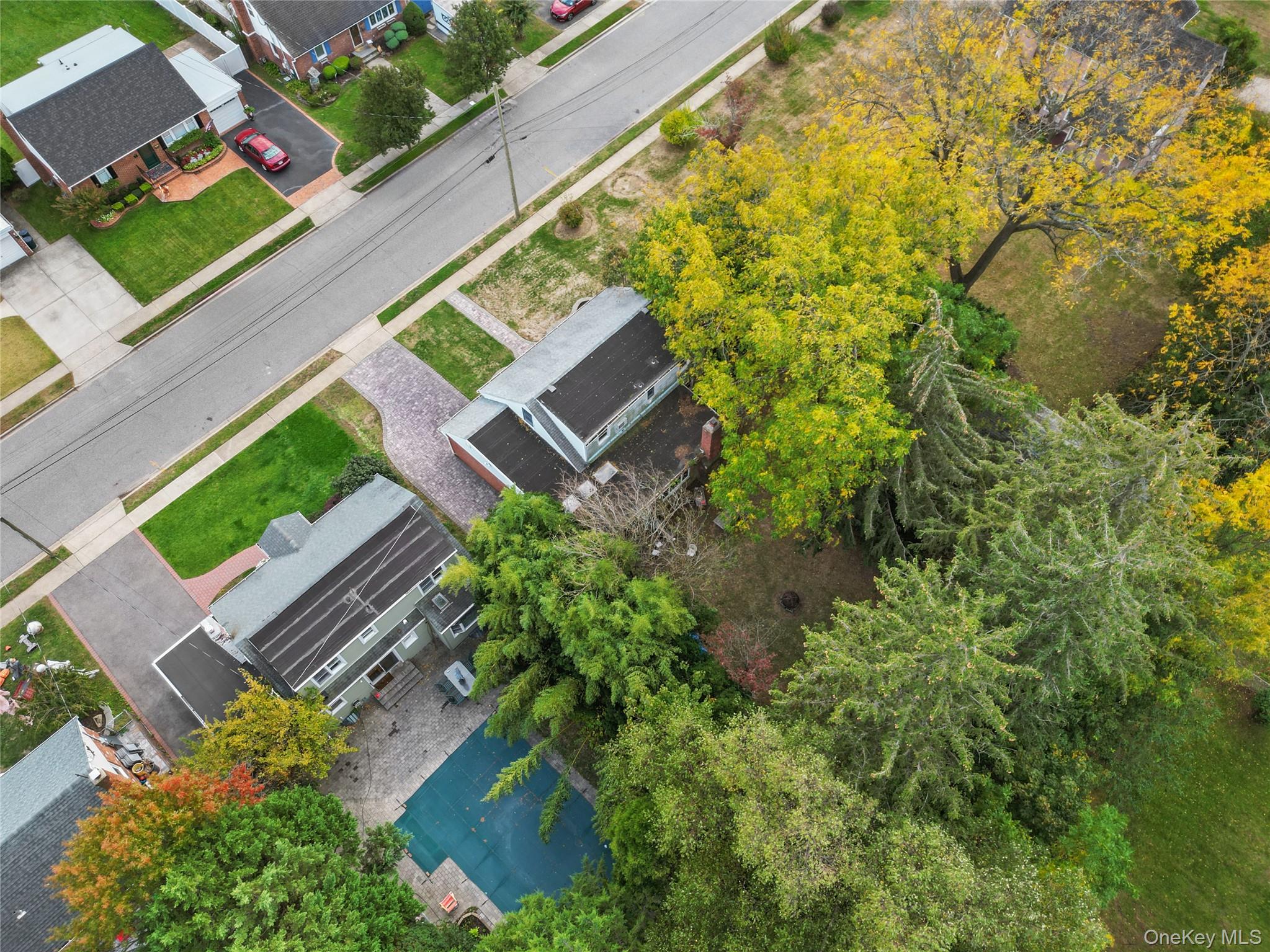 #10 photo, 9 Tudor Road, Farmingdale , NY 11735