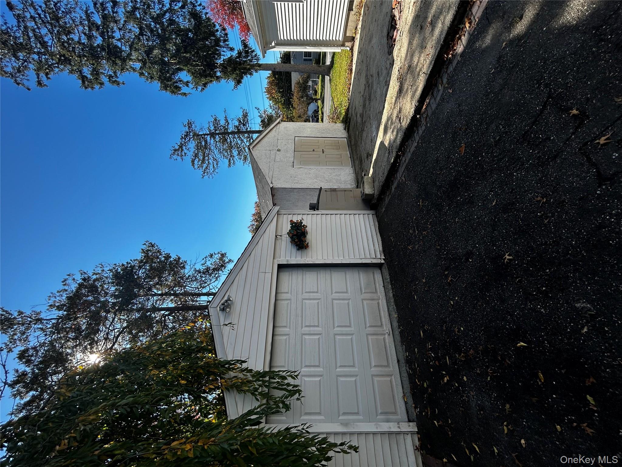 #18 photo, 500 Oakwood Road, South Huntington , NY 11743