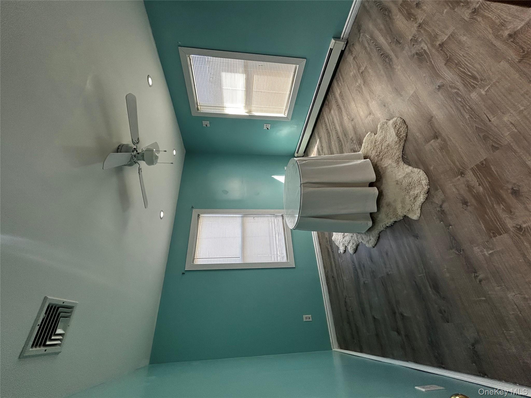 #5 photo, 500 Oakwood Road, South Huntington , NY 11743