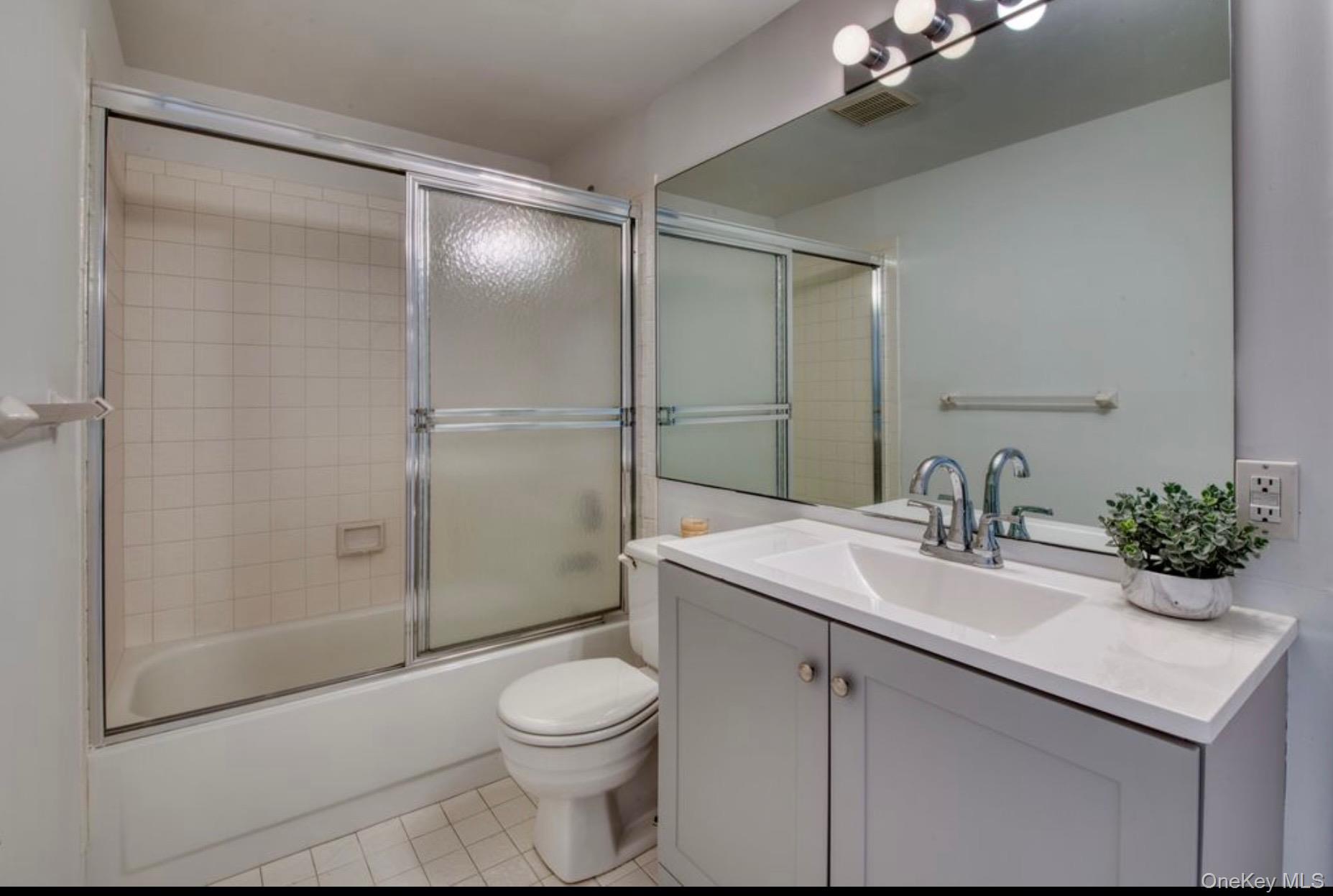 #14 photo, 17 Lyme Lane, East Hampton , NY 11937