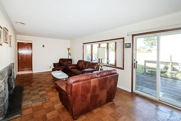 #6 photo, 81 Ward Street, Westbury , NY 11590