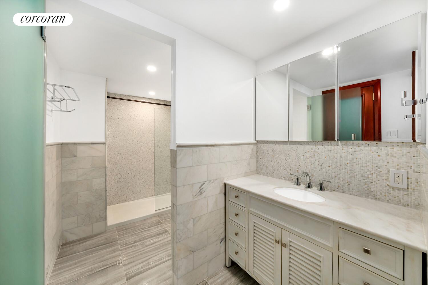 #8 photo, 150 E 61ST Street, マンハッタン Lenox Hill , NY 10065