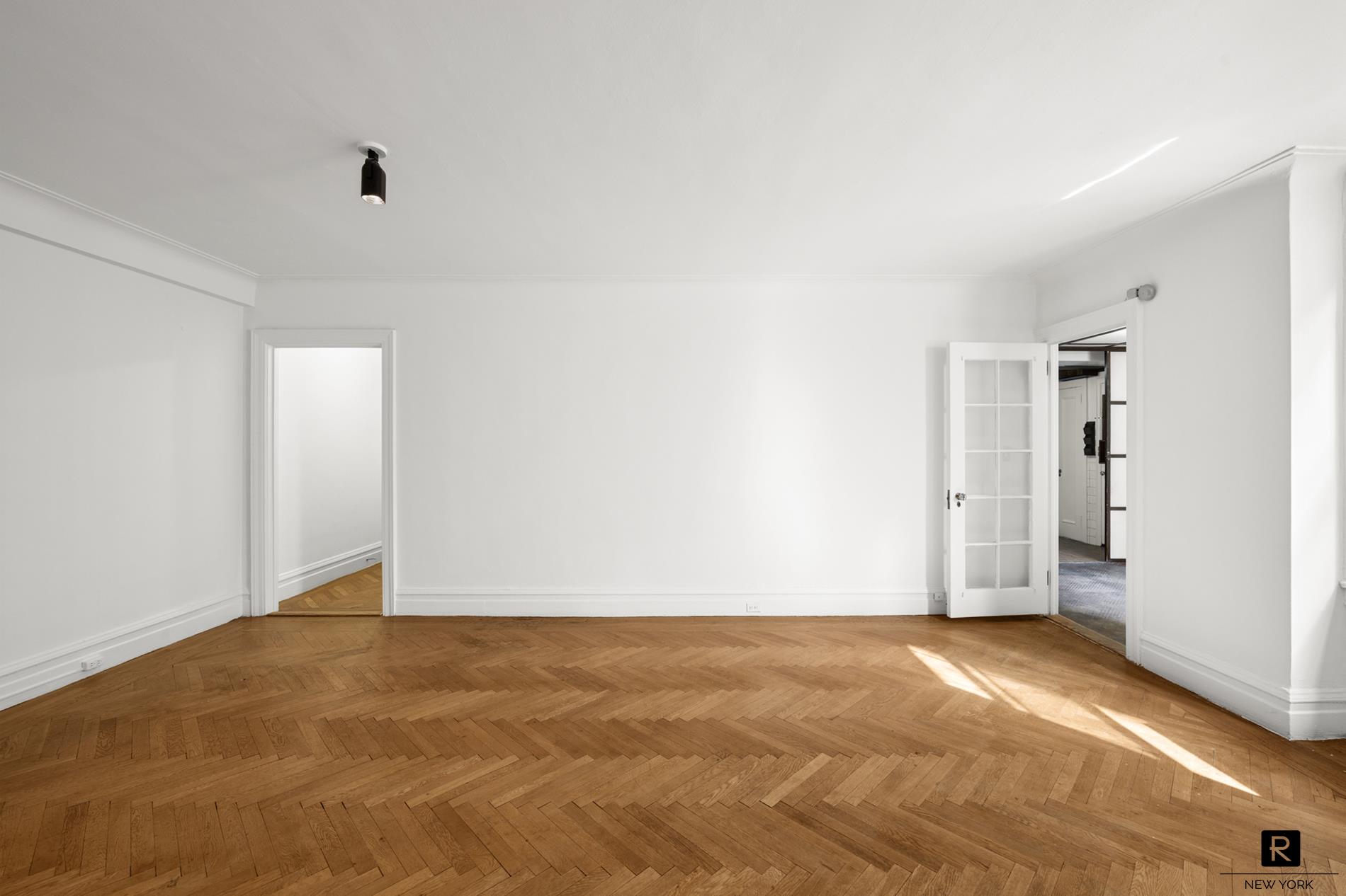 #4 photo, 390 Riverside Drive, マンハッタン Morningside Heights , NY 10025