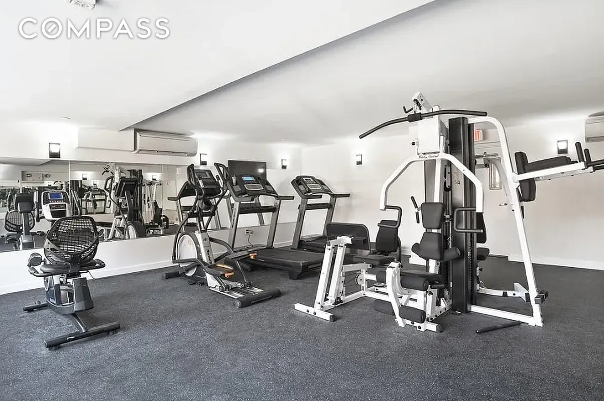 #15 photo, 3041 Ocean Avenue, Sheepshead Bay , NY 11235