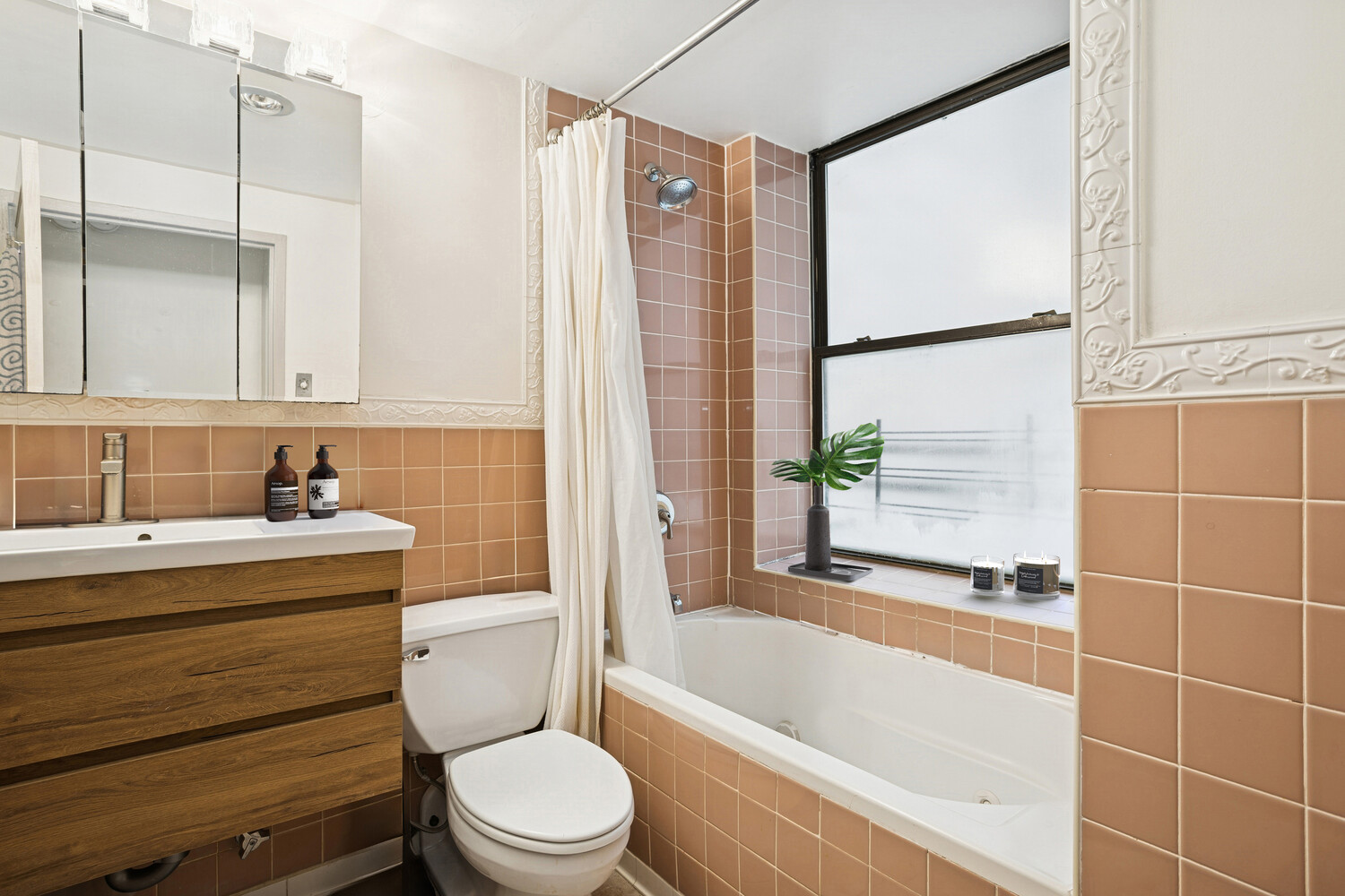 #7 photo, 150 W 51ST Street, Midtown , NY 10019