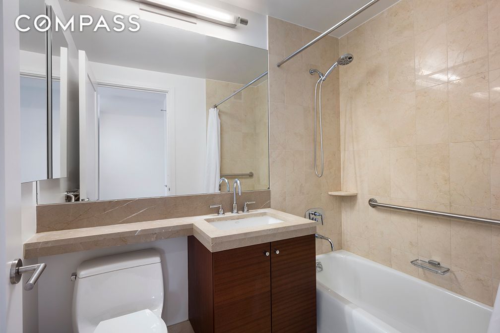 #12 photo, 30 West Street, Battery Park City , NY 10004