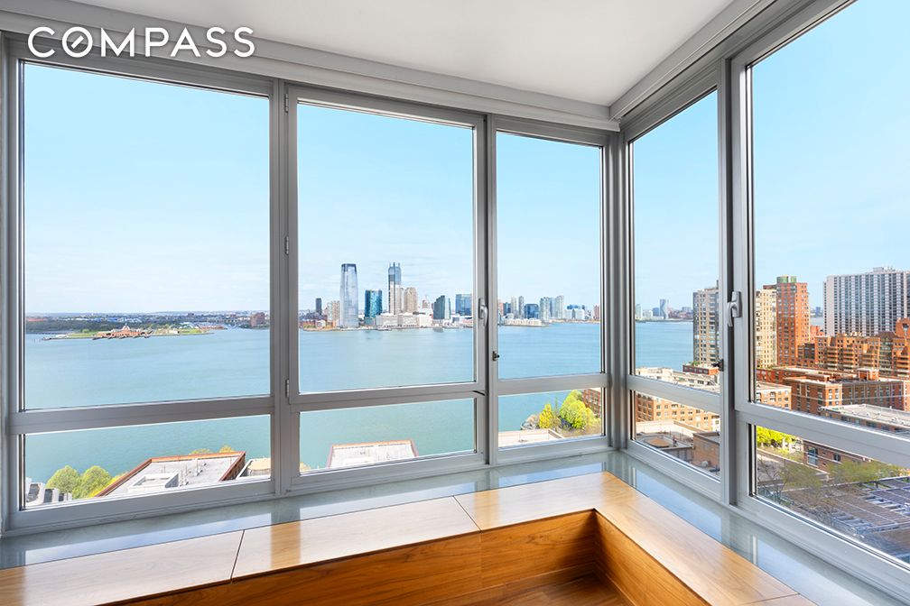 #4 photo, 30 West Street, Battery Park City , NY 10004