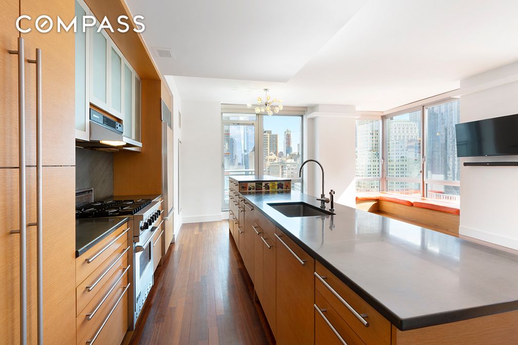 #5 photo, 30 West Street, Battery Park City , NY 10004