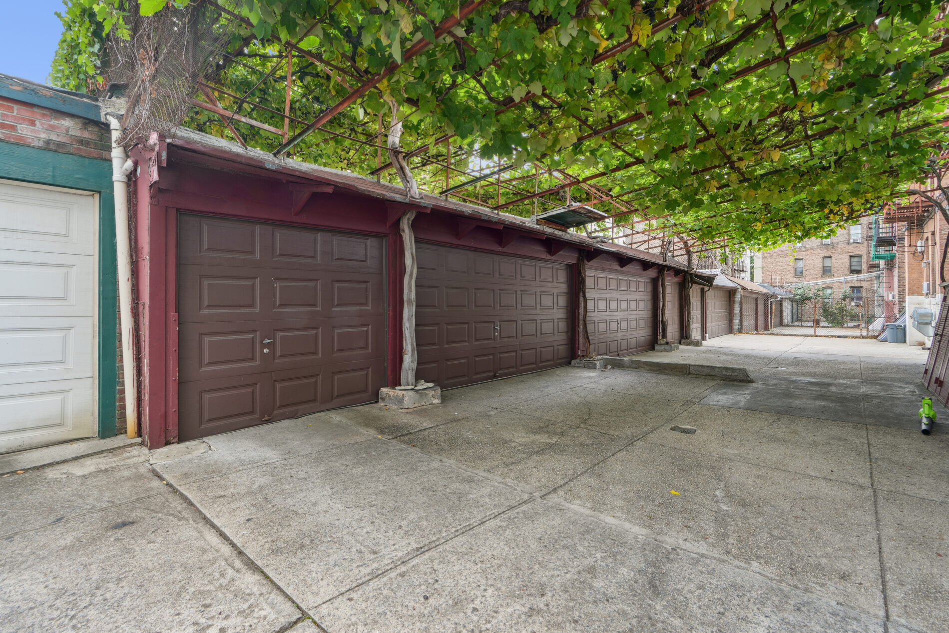 #12 photo, 31-42 34th Street, クイーンズ区 Astoria , NY 11106