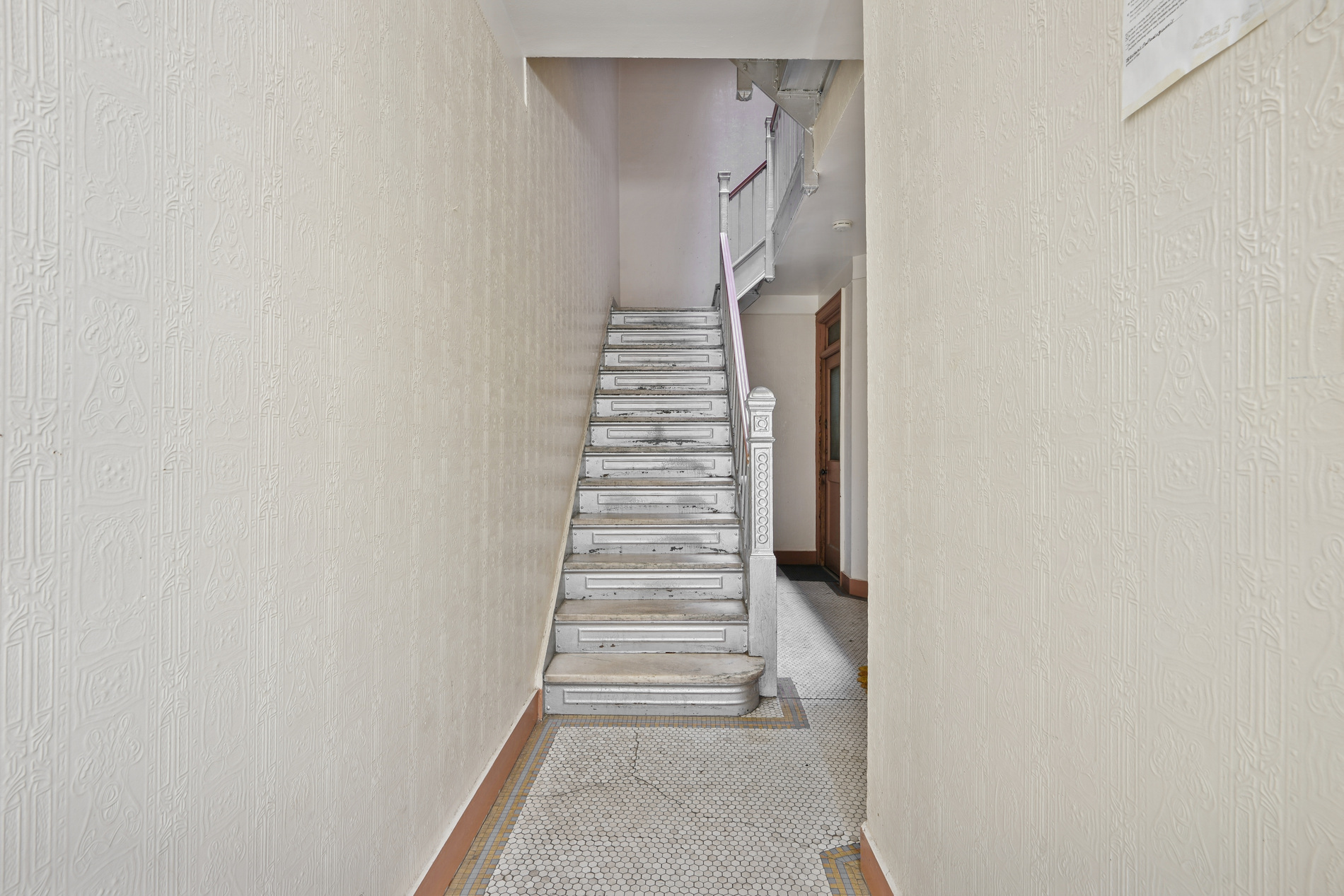 #4 photo, 31-42 34th Street, クイーンズ区 Astoria , NY 11106