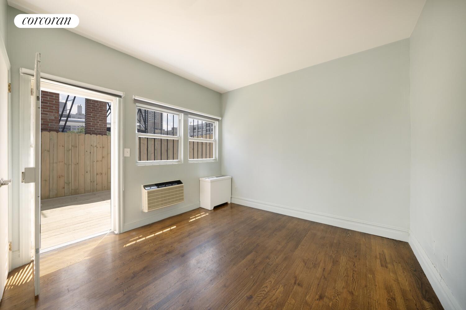 #12 photo, New York City, マンハッタン Gramercy Park , NY 10003