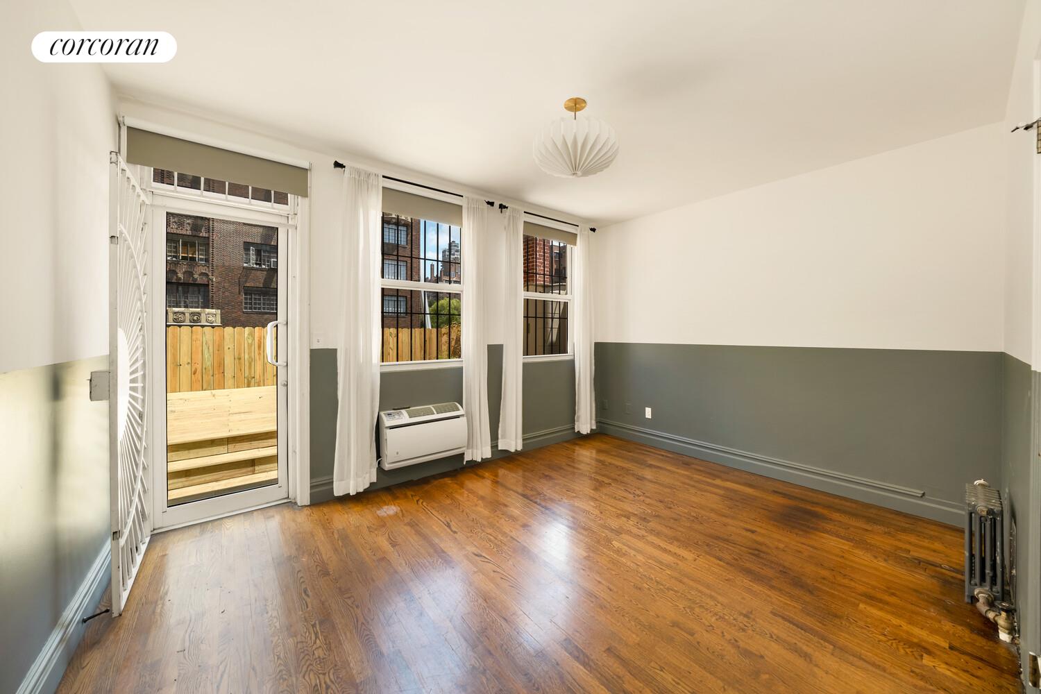 #9 photo, New York City, マンハッタン Gramercy Park , NY 10003