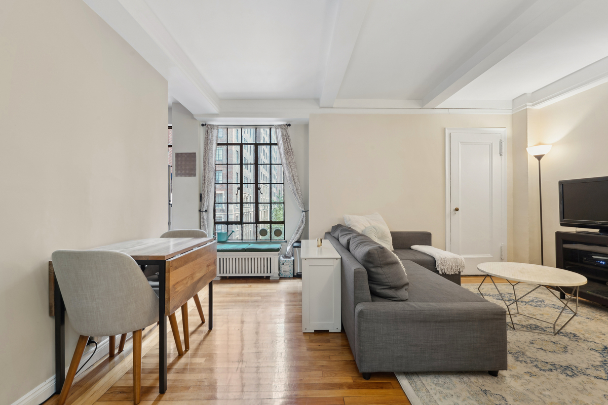 #2 photo, 333 E 43rd Street, マンハッタン Turtle Bay , NY 10017