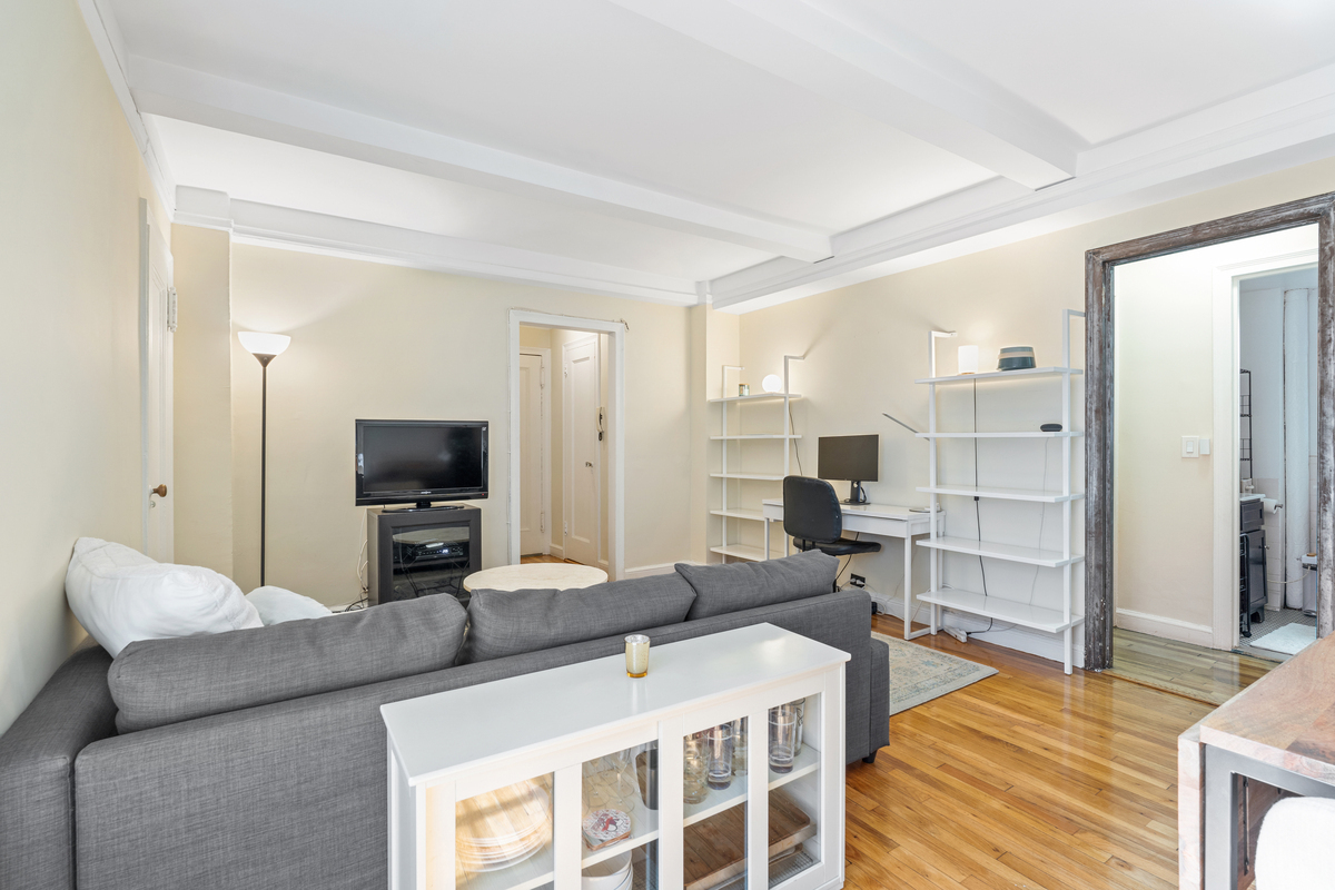 #3 photo, 333 E 43rd Street, マンハッタン Turtle Bay , NY 10017