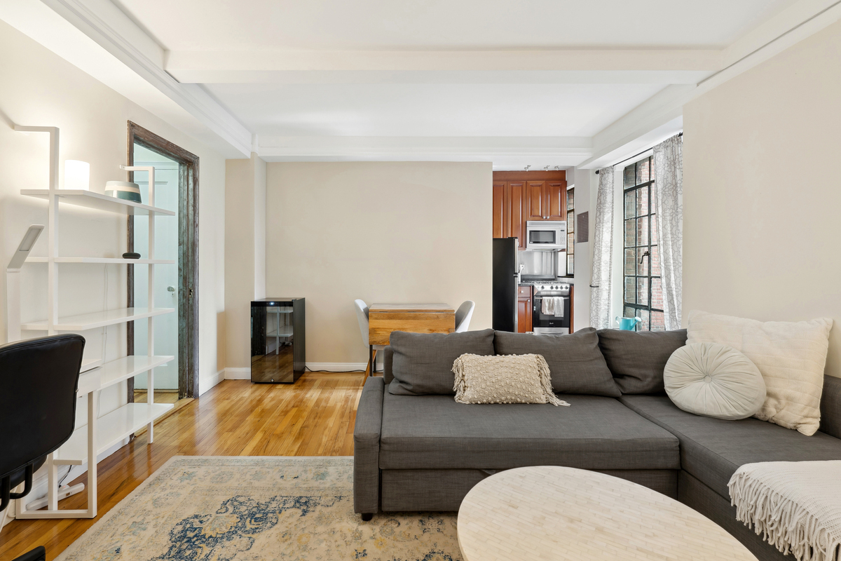 #5 photo, 333 E 43rd Street, マンハッタン Turtle Bay , NY 10017