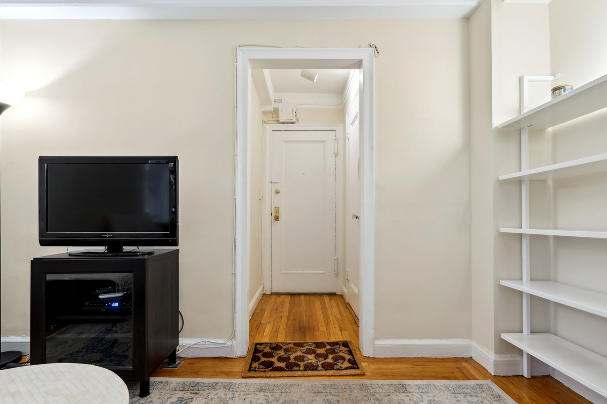 #6 photo, 333 E 43rd Street, マンハッタン Turtle Bay , NY 10017