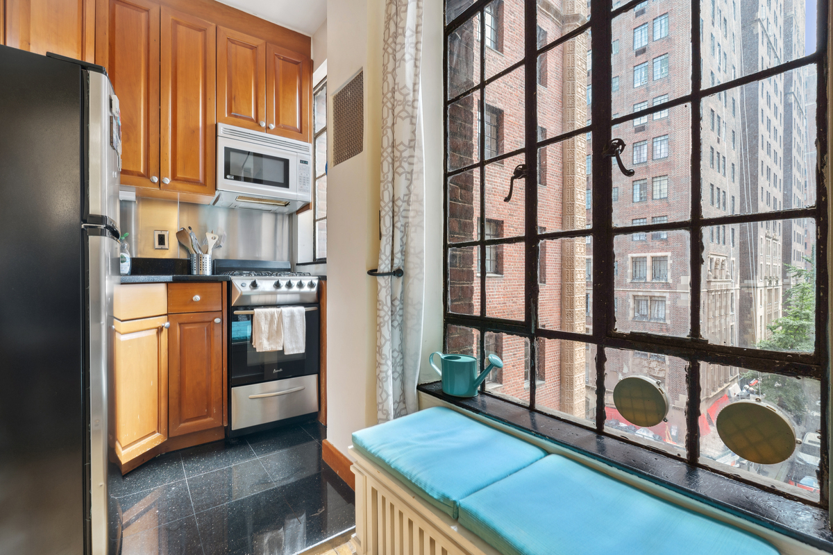 #7 photo, 333 E 43rd Street, マンハッタン Turtle Bay , NY 10017