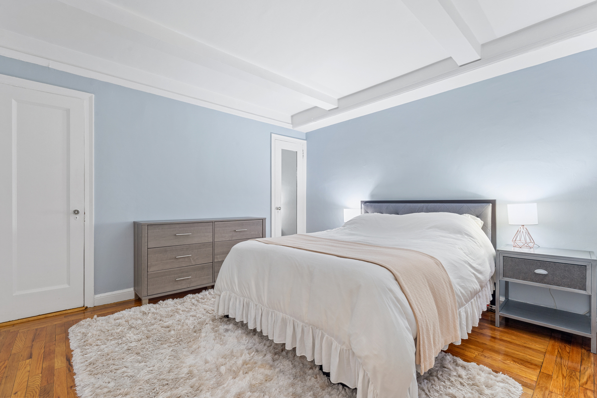 #8 photo, 333 E 43rd Street, マンハッタン Turtle Bay , NY 10017