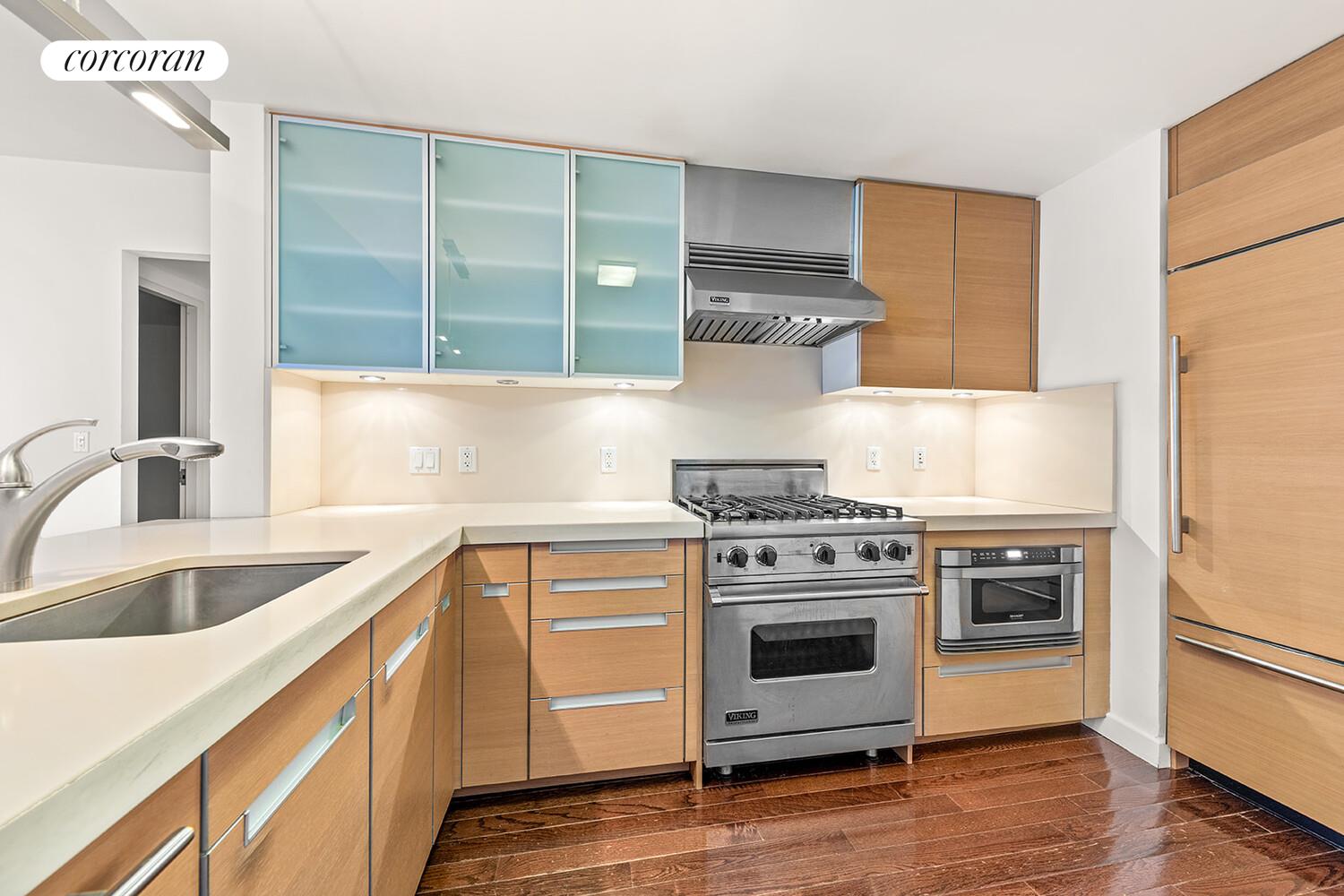 #4 photo, New York City, マンハッタン Hells Kitchen , NY 10019