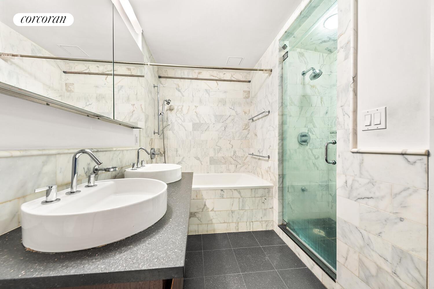 #9 photo, New York City, マンハッタン Hells Kitchen , NY 10019