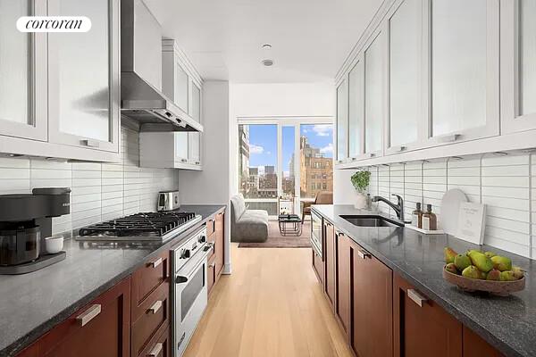 #5 photo, 245 W 99TH Street, マンハッタン Upper West Side , NY 10025