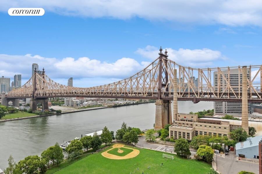 #16 photo, 425 MAIN Street, マンハッタン Roosevelt Island , NY 10044