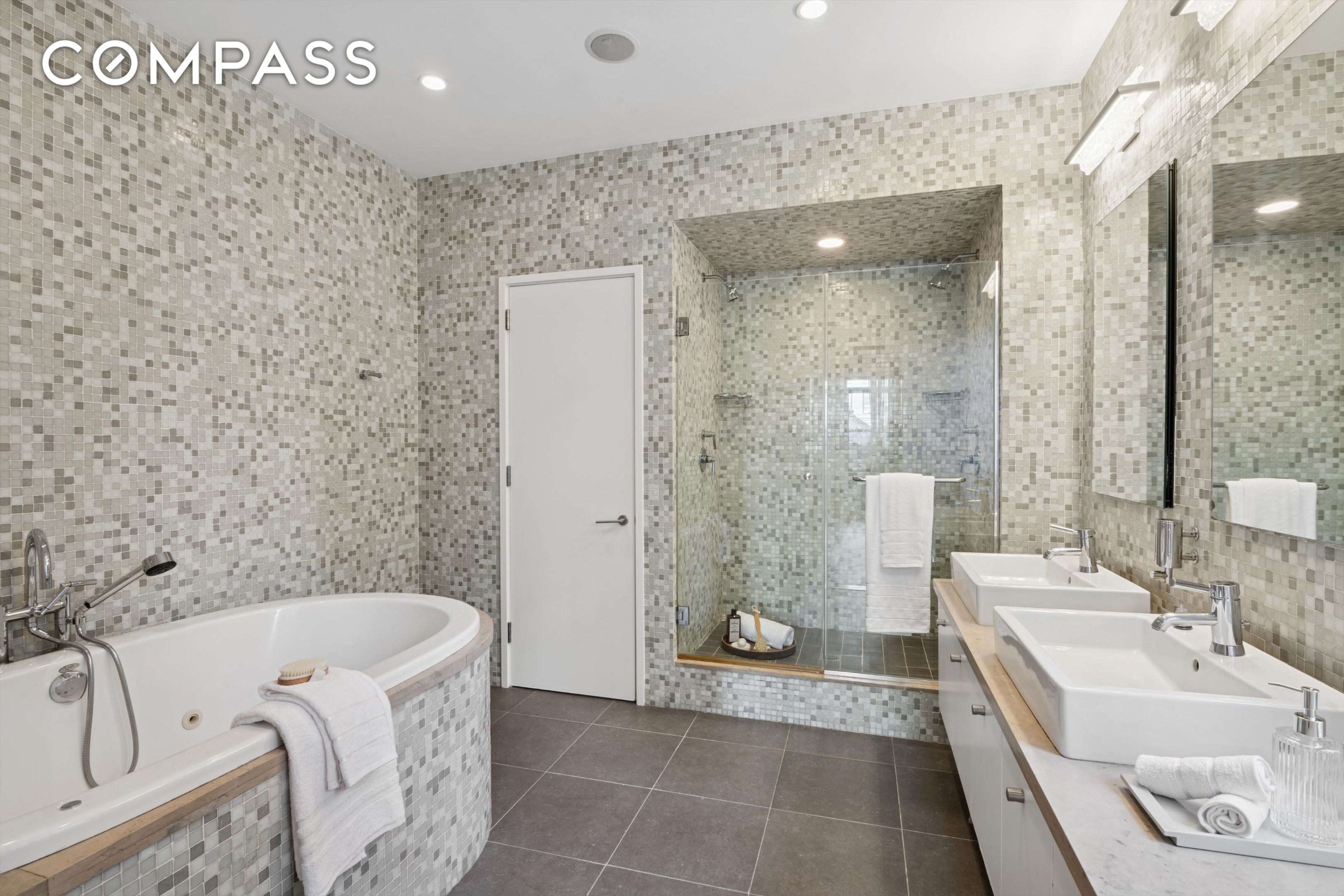 #13 photo, 109 W 26th Street, マンハッタン Chelsea , NY 10001