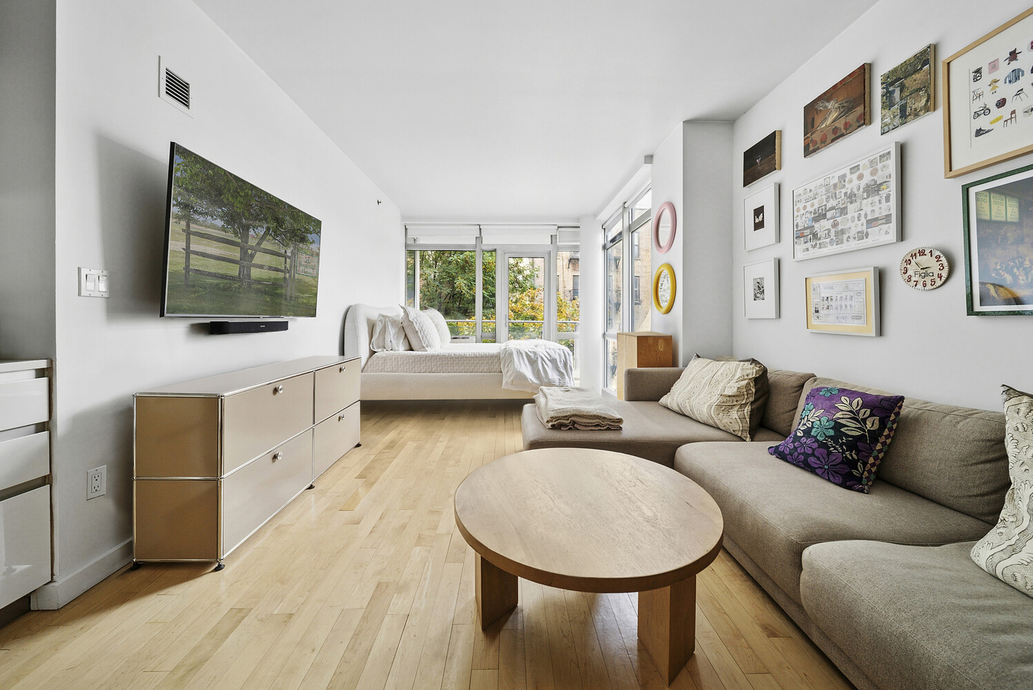 #1 photo, 425 E 13TH Street, マンハッタン East Village , NY 10009