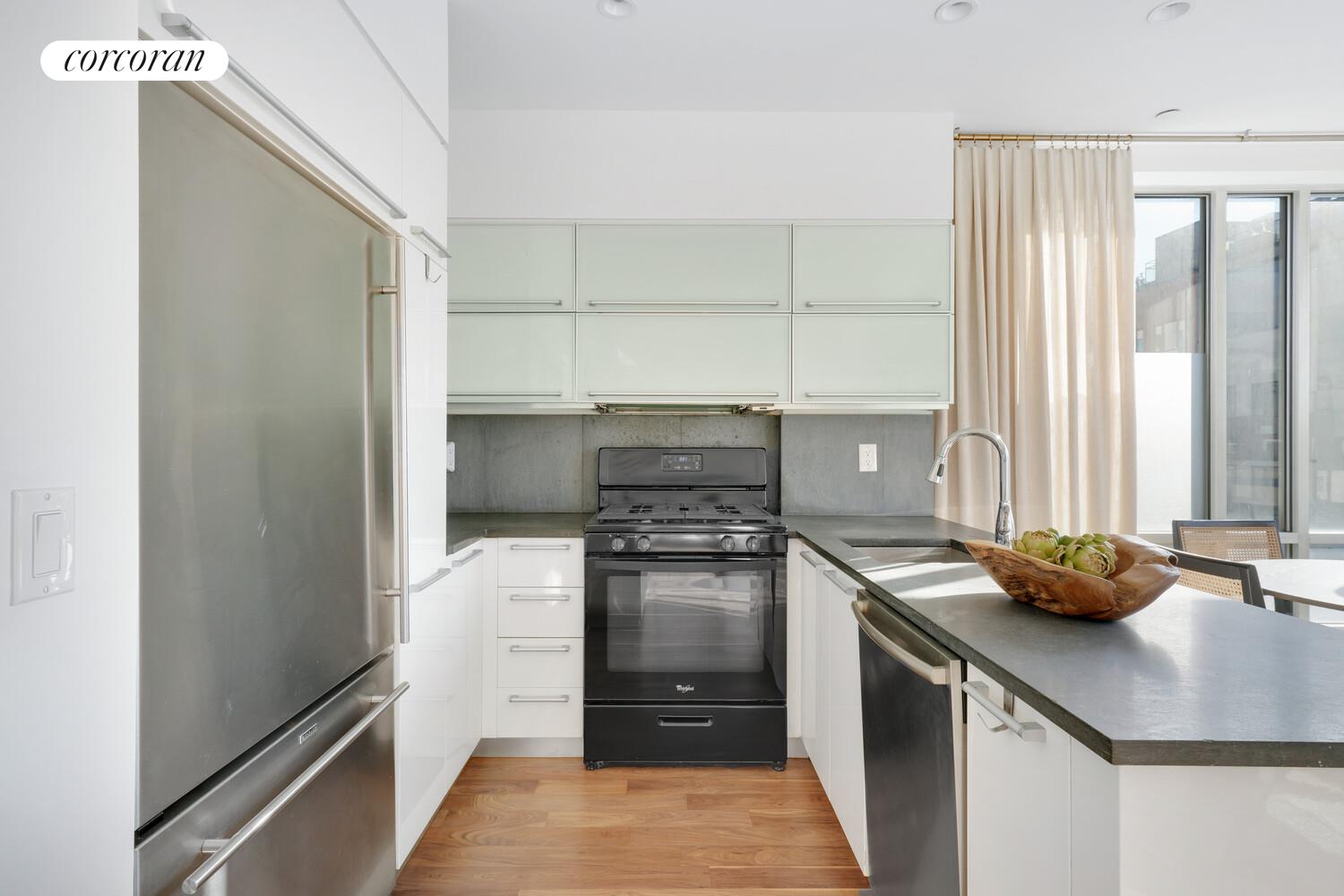 #4 photo, 36 ECKFORD Street, Greenpoint , NY 11222