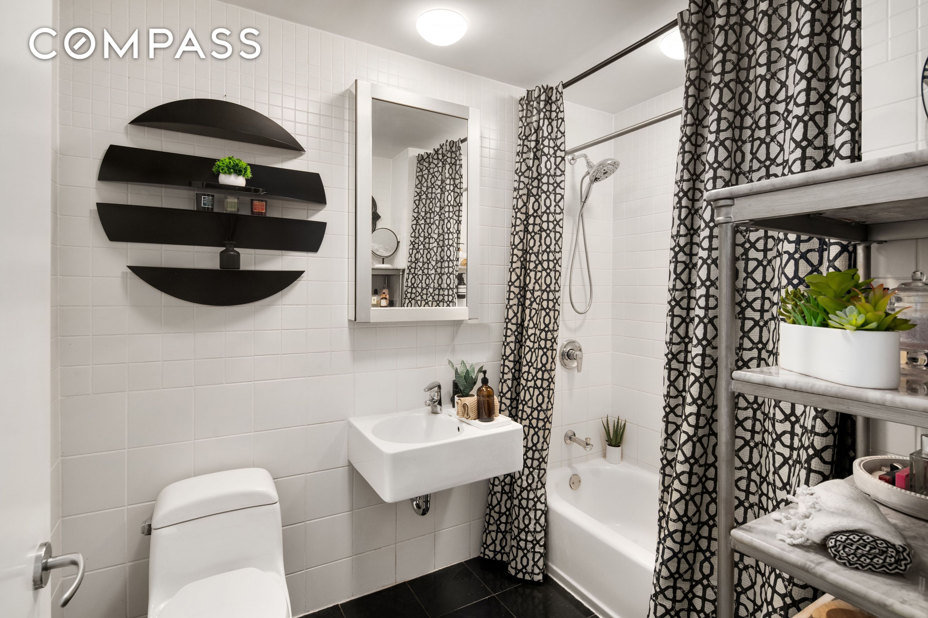 #9 photo, 80 Chambers Street, Manhattan , NY 10007