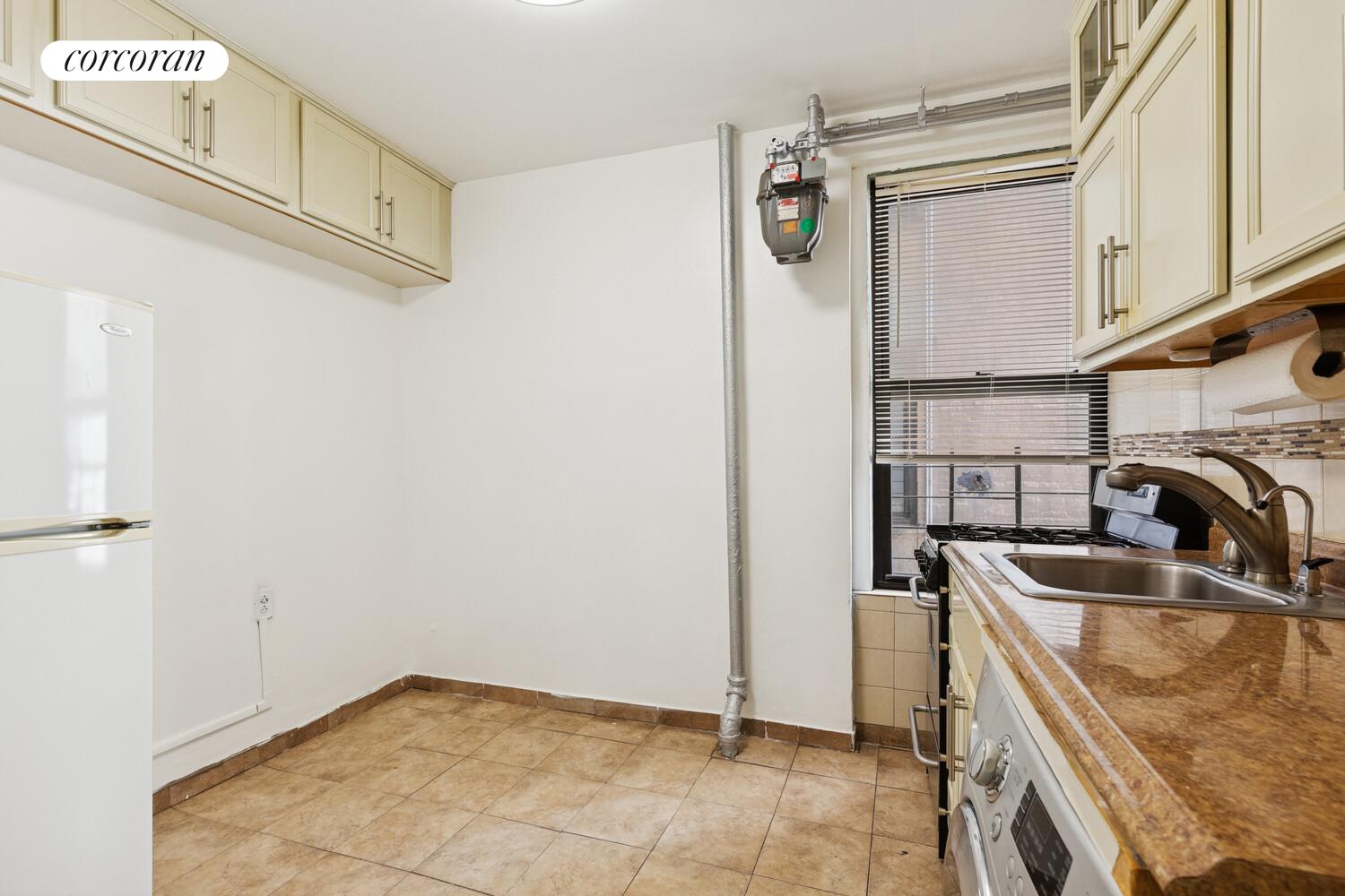 #4 photo, 3692 BROADWAY, マンハッタン Hamilton Heights , NY 10031