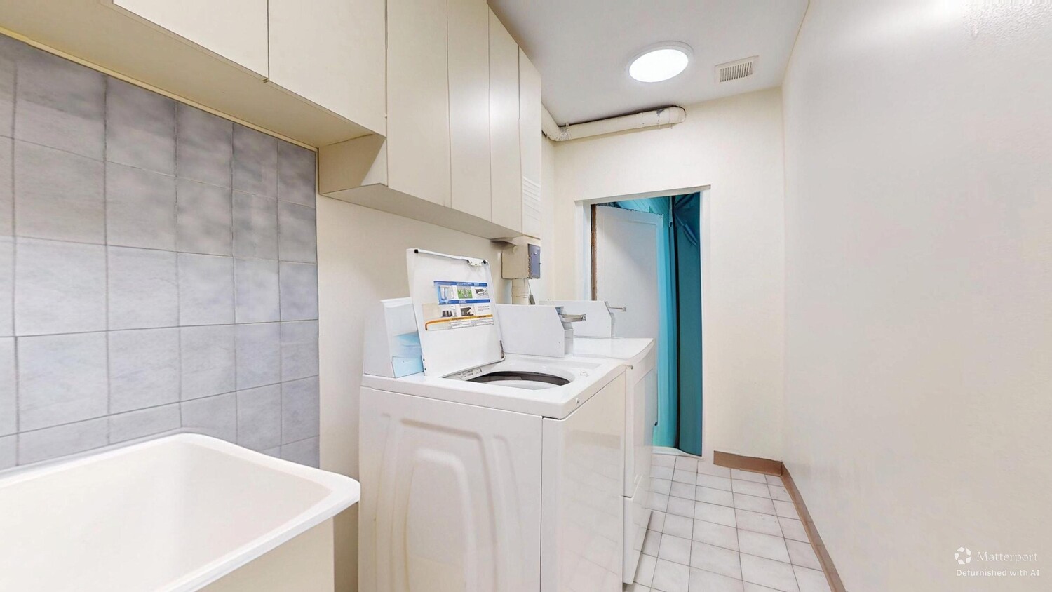 #11 photo, 45-44 VERNON Boulevard, Hunters Point , NY 11101