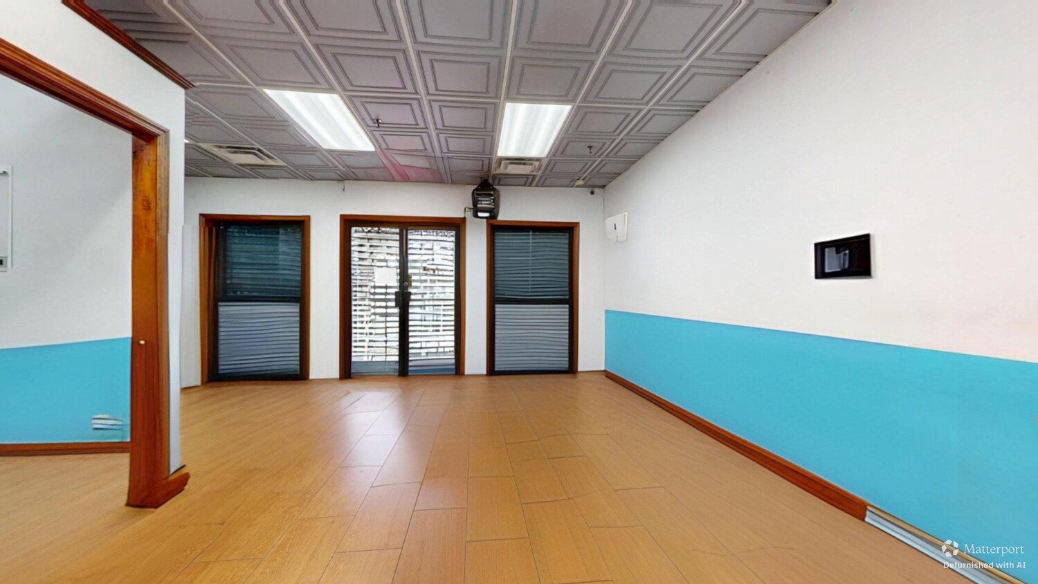 #12 photo, 45-44 VERNON Boulevard, Hunters Point , NY 11101