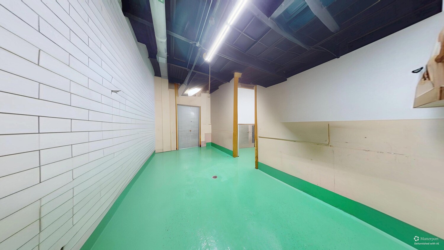 #18 photo, 45-44 VERNON Boulevard, Hunters Point , NY 11101